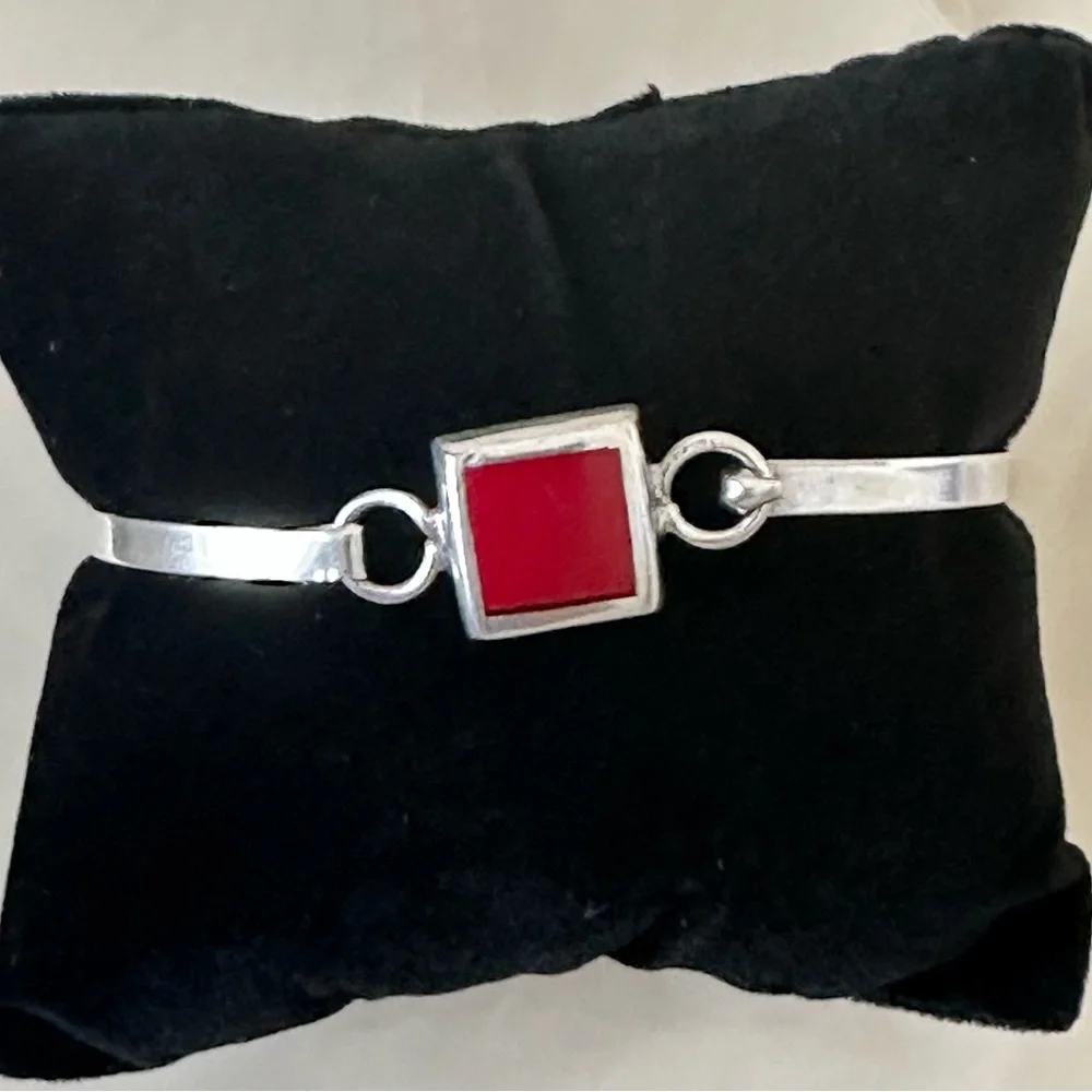 Red Jasper Sterling Silver Bangle Bracelet - Picture 3 of 8